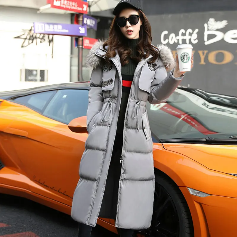 Женская длинная зимняя куртка на утином пуху с большим меховым воротником |