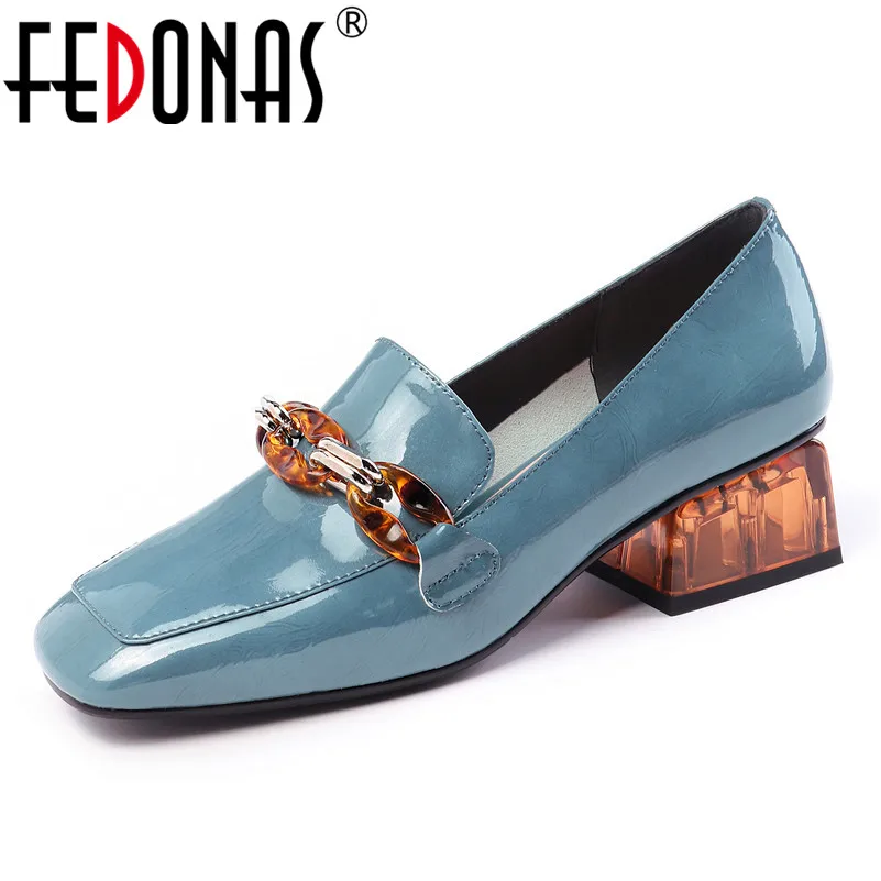 FEDONAS/модные женские туфли-лодочки; сезон весна-лето; обувь для вечеринок на высоком каблуке с цепочкой; женская брендовая обувь из натуральной кожи для выпускного; лоферы