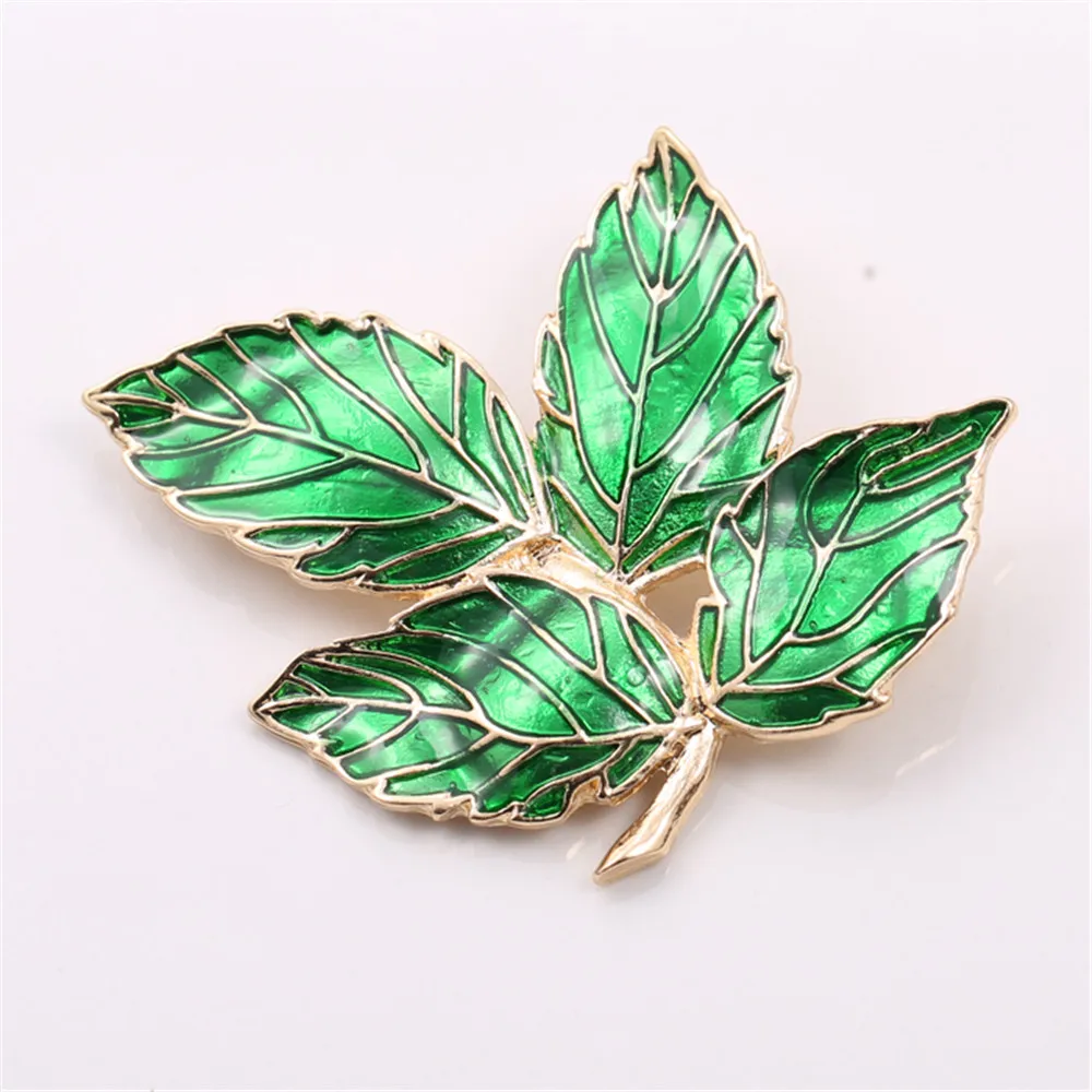 XQ Free shipping The new enamel leaves green coat suits joker brooch unique popular banquet | Украшения и аксессуары