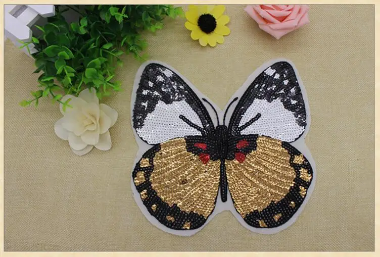 

New Butterflys With Sequined Patches Fashion Applique lron on Patch for Clothes Bags DIY Decal Apparel Accessory 1Set(2pcs)