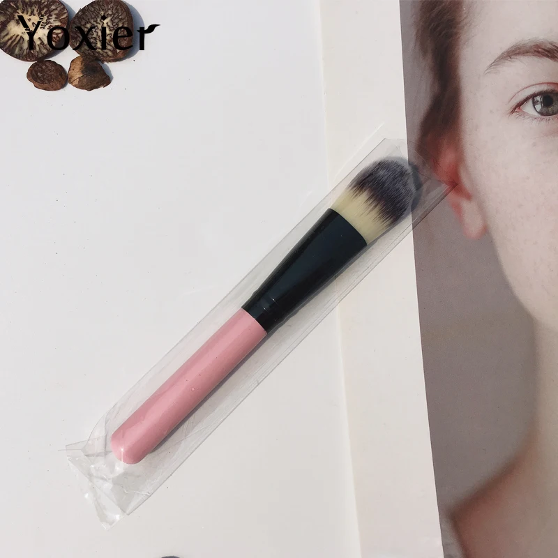 Yoxier Tongue-Shaped Foundation Brush Eye Corner Nose Wing Makeup Powder Concealer Beauty Tool 1Pcs | Красота и здоровье