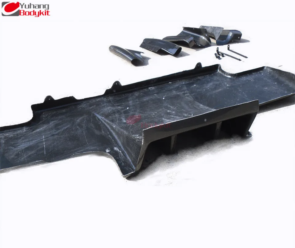 Задний диффузор Skyline R32 GTR TS с 2 средними плавниками и 4 боковыми диффузорами (7 шт.)