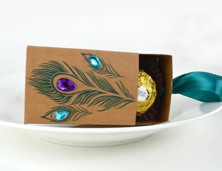 

Jeweled Peacock Feather Kraft paper Favor Box Wedding Bridal Shower Birthday Party Candy Boxes vinatge jewelry soap gift box