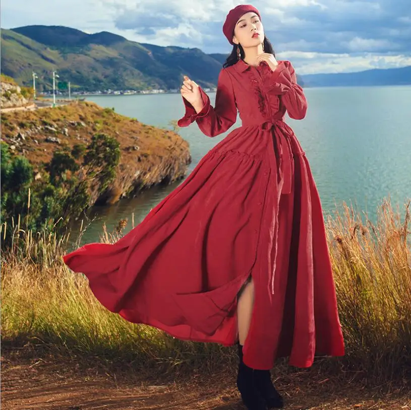 Винтажное осенне зимнее красное длинное платье новое ретро вельветовое