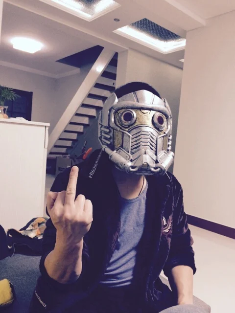 Бесплатная доставка два стиля шлем звездного лорда Стражи Галактики реквизит