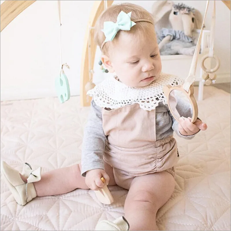 

New High Quality Baby Girls 100% Cotton Lace Bibs Baby Burp Cloths 0-3Year