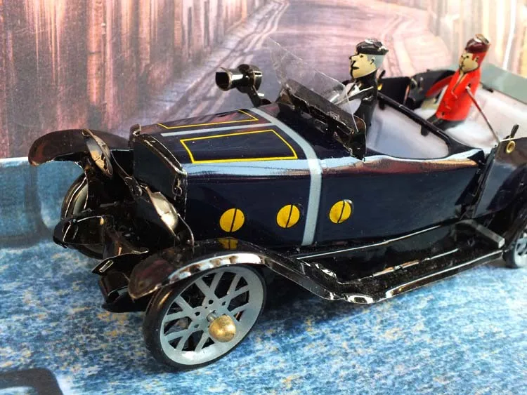 Free Shipping Nostalgic Cars Clockwork Toys Collectible Retro Car Wind UpTin Gift For Kids And Adults |