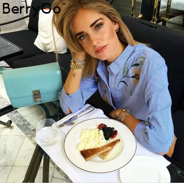 Модная женская блузка с вышивкой Свободная длинным рукавом Лето 2017 Повседневная