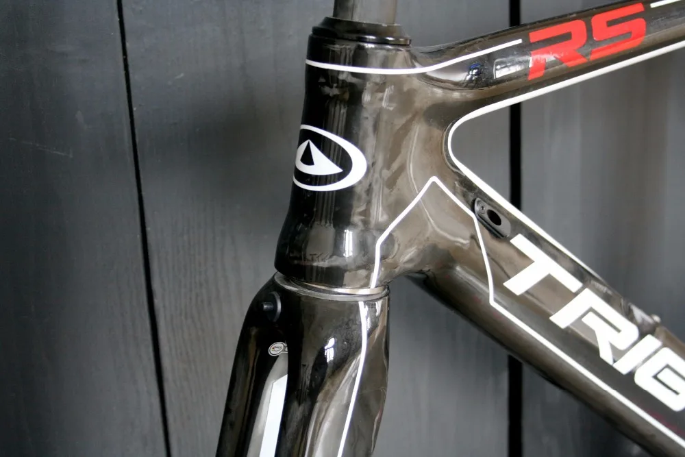 Новый комплект карбоновых рамок для гоночной машины Trigon темноты 1030g UCI