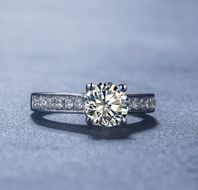 Тестовое положительное сертифицированное 1Ct круглое кольцо Moissanite Твердое 18K AU750