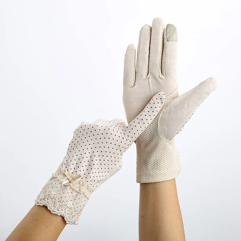 Women Sunscreen Gloves Spring Summer Lace Stretch Touch Screen Glove Anti-UV Wrist Short Slip Resistant Driving Glove Size 23cm - Цвет: Бежевый