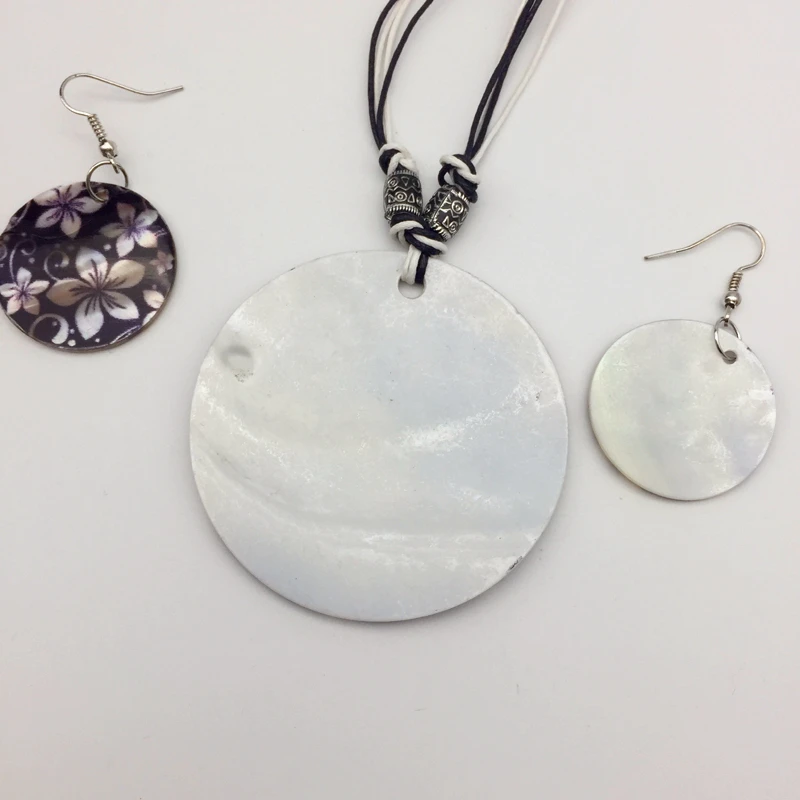 Женский набор украшений из натуральной раковины круглый черный цветок серьги