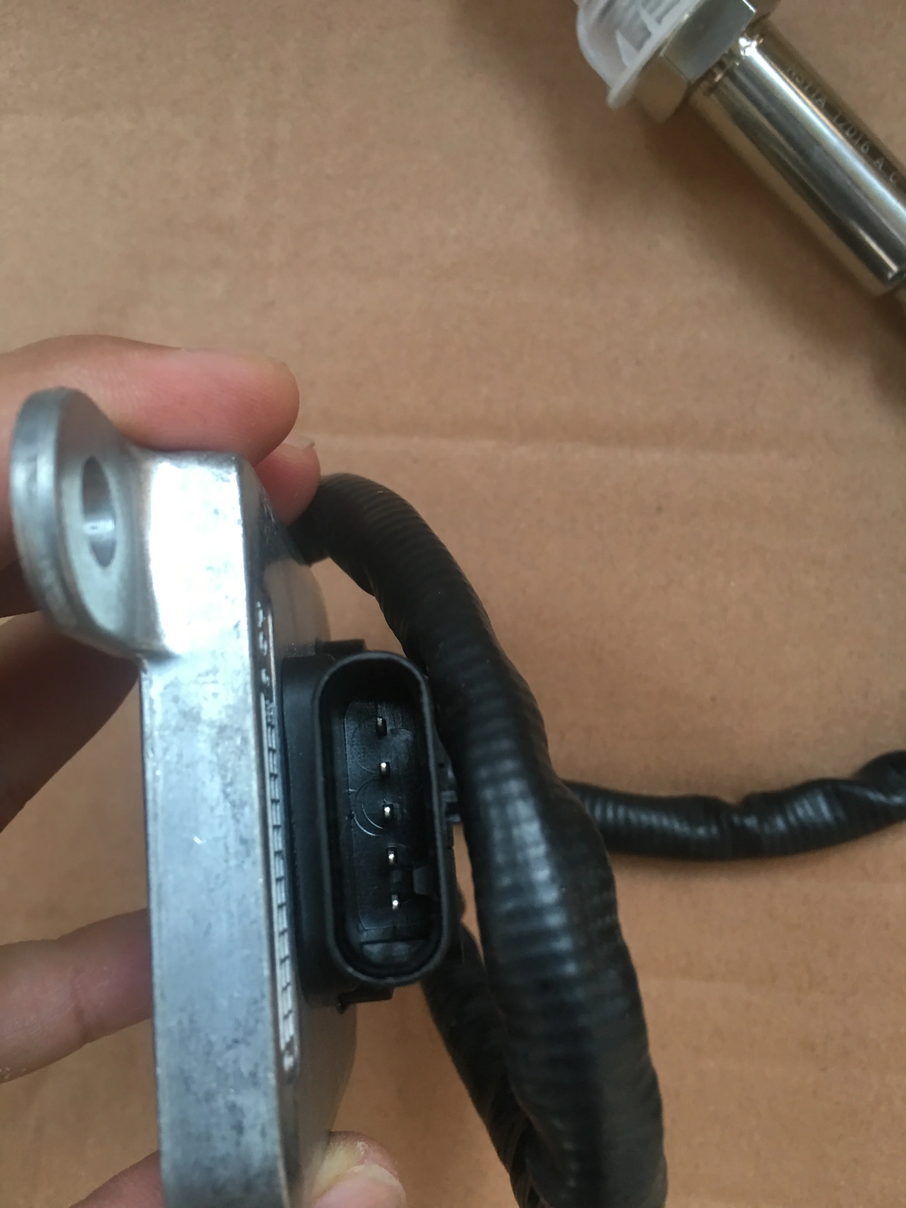 Nox Сенсор для Mercedes Benz W166 W172 W205 W221 W251 W212 W207 W906 ML250 GL350 5WK96681C A0009053403 A0009056104 0009053403 |