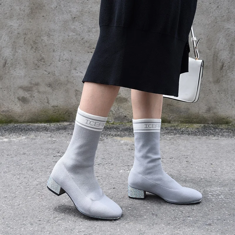 Женские ботинки до середины икры Горячая распродажа! Осенние Теплые туфли