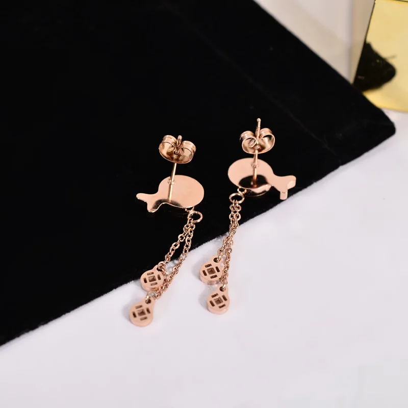 YUN RUO 2018 Новое поступление модные серьги-гвоздики для монет с рыбкой Lucky Fish цвета