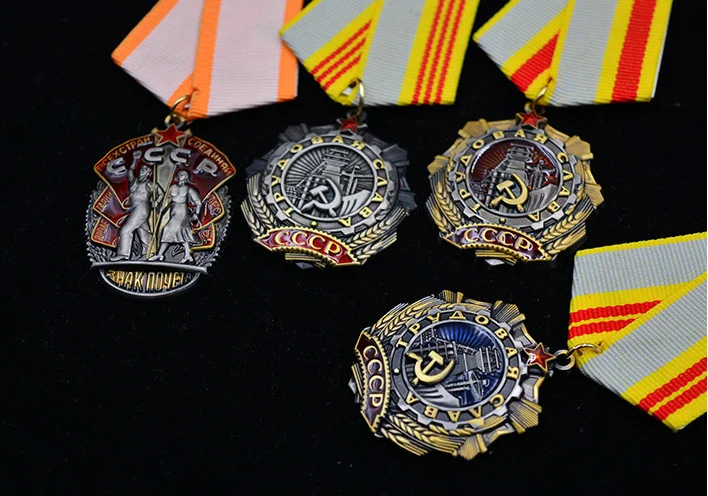 4 piece set CCCP медаль СССР Второй мировой войны, красный флаг, Венера, красная звезда, герой, Советская трудовая медаль, медаль, I II III уровень труда, славная честь, знак - Цвет: 4 piece set
