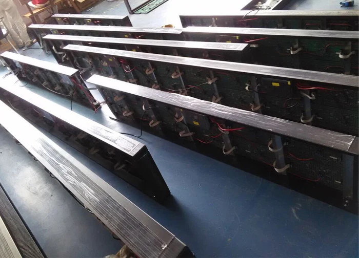 Полу уличный прокручивающийся светодиодный дисплей вывеска красный цвет 41x137 см