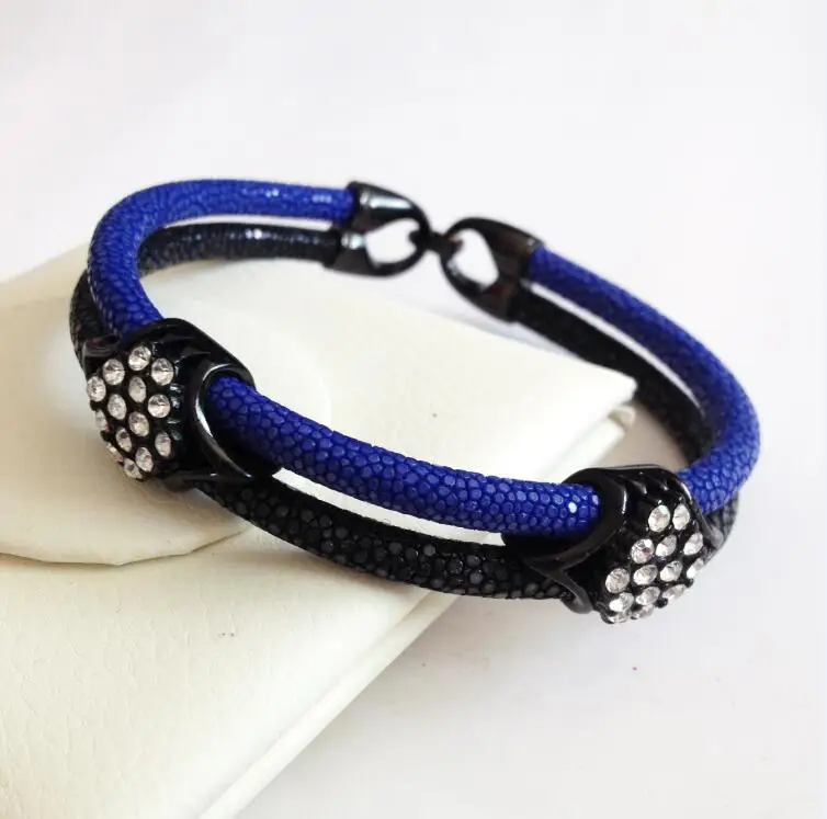 black blue black Модные ювелирные изделия 5 мм черный синий ската браслет с высоким качеством 316L нержавеющая сталь Пряжка натуральная кожа браслет для мужчин - Окраска металла: black blue black