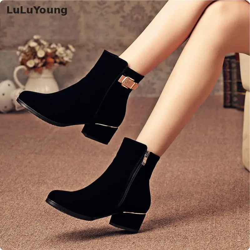

Women's Shoes