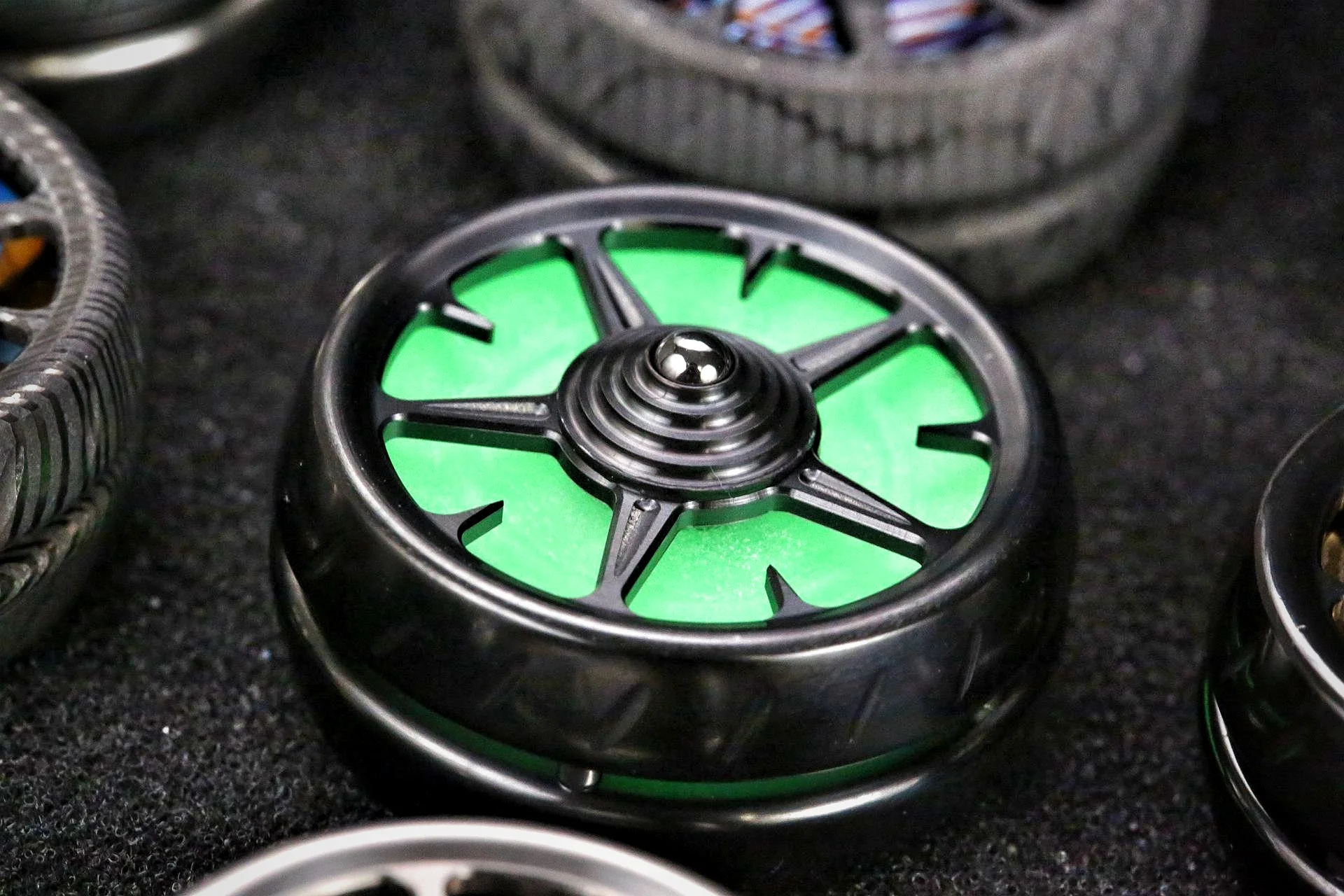 Американский Billetspin ручной поворот гироскопа матричная модель из титанового циркониевого сплава из нержавеющей стали титановая лошадь