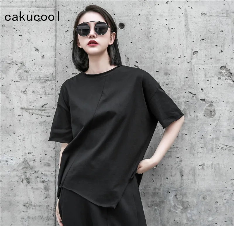 Женская футболка с коротким рукавом Cakucool черная и белая Асимметричная