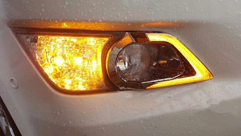 Ламельная машина светодиодный DRL для Toyota Innova ксенон белый DRL противотуманная фара дневного света с желтым сигналом поворота