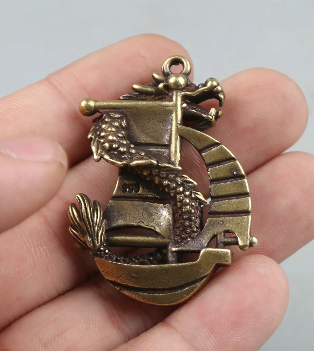 

48MM/1.9"Collect Curio Rare Chinese Fengshui Small Bronze Exquisite Zodiac Dragon Boat Sailboat Sailing Boat Statue Statuary 25g