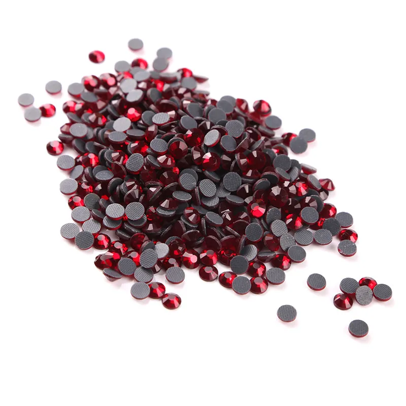 Блестящая обувь с кристаллами SIAM DMC плоской задней поверхностью со стразами