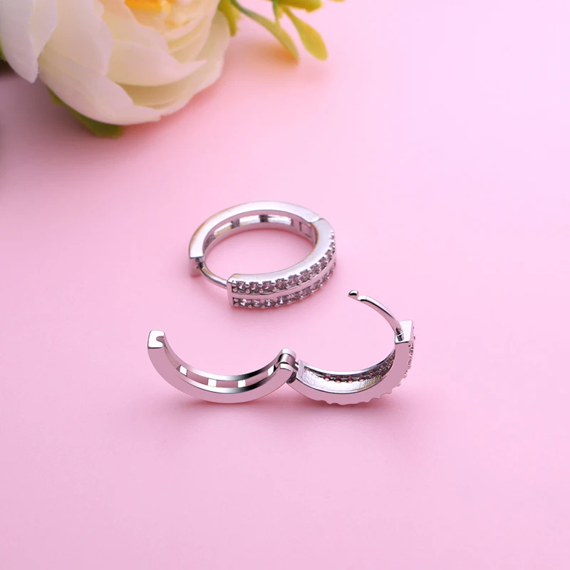 Женские серьги с фианитами золотистые белыми Фианитами 2018|colorful hoop earrings|colored earrings