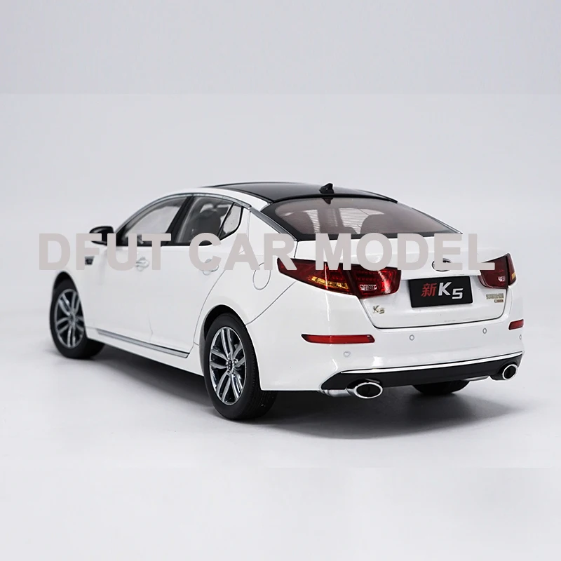 1:18 сплава игрушка модель гоночной машины KIA K5 детских игрушек автомобили авторизованный детские игрушки подарок
