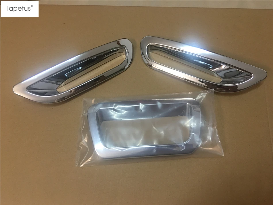 Lapetus Accessories For Nissan X-Trail X Trail T32 Rogue 2014 2015 2016 Chrome Rear Behind Fog Lamp Light Molding Cover Kit Trim |