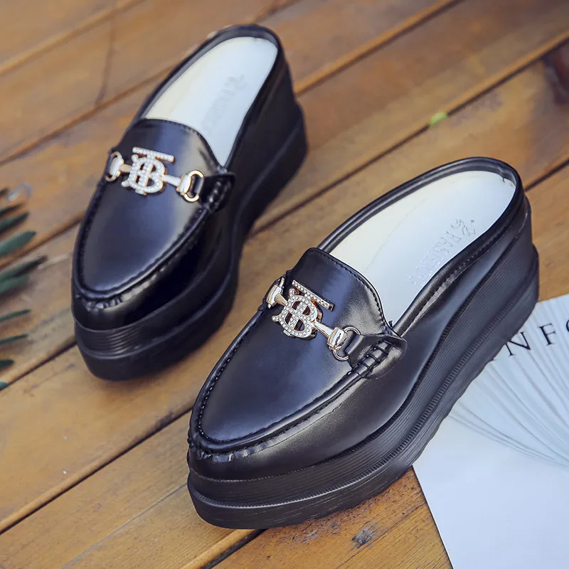 Новинка 2019 повседневная женская кожаная обувь на платформе женские шлепанцы