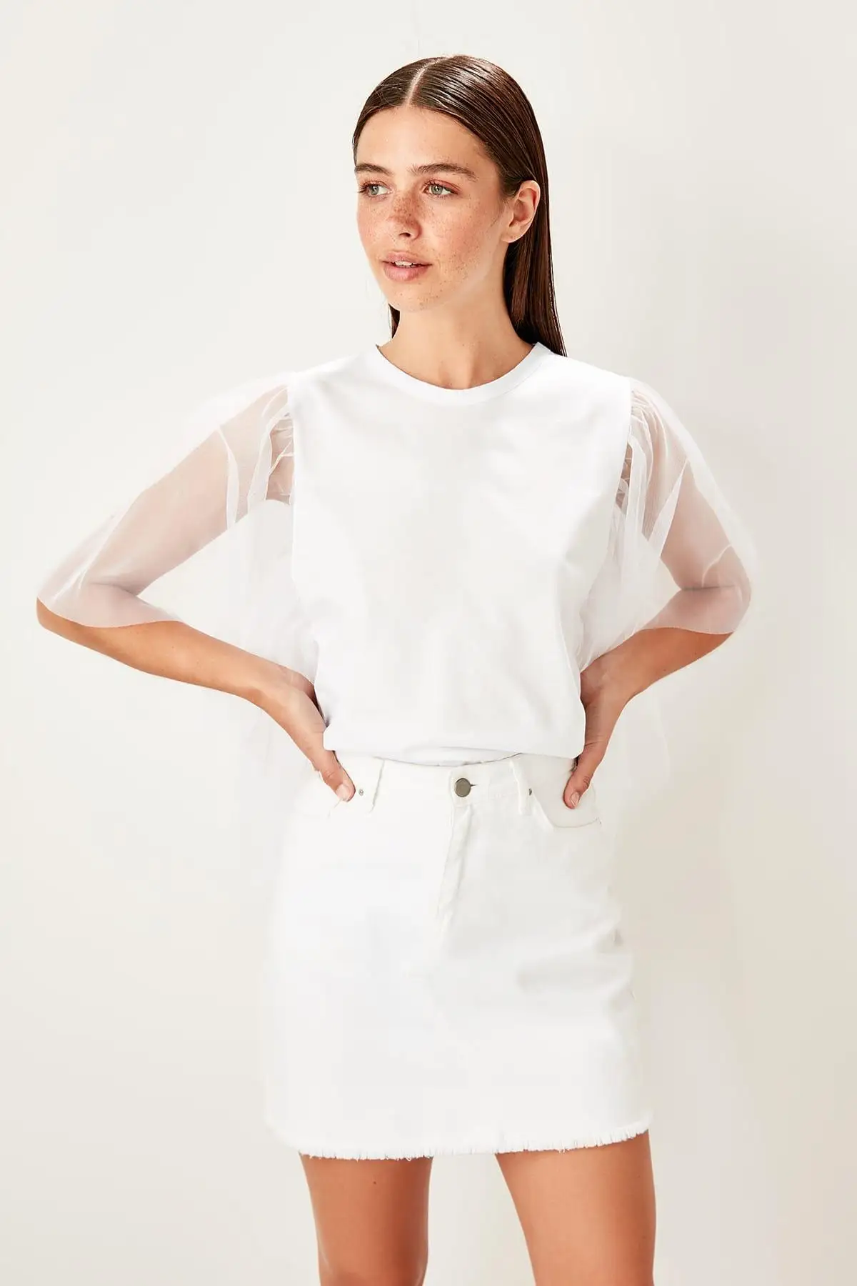 Trendyol белая Тюлевая детальная трикотажная футболка TWOSS19BX0181|Футболки| |