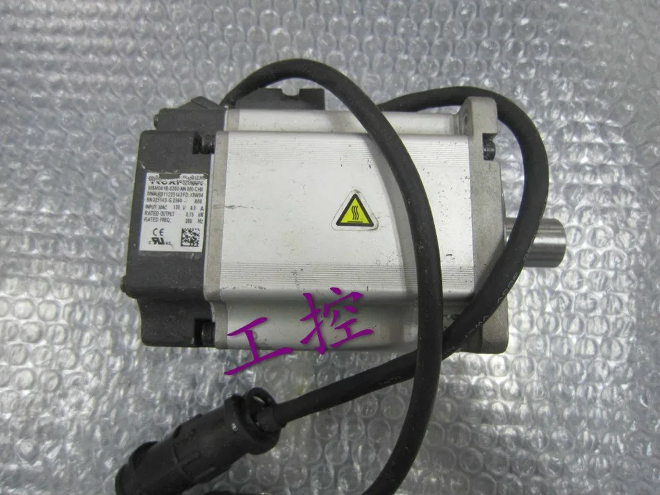 Используется 100% протестированный MSM041B-0300-NN-M0-CH0 REXROTH AC Серводвигатель |