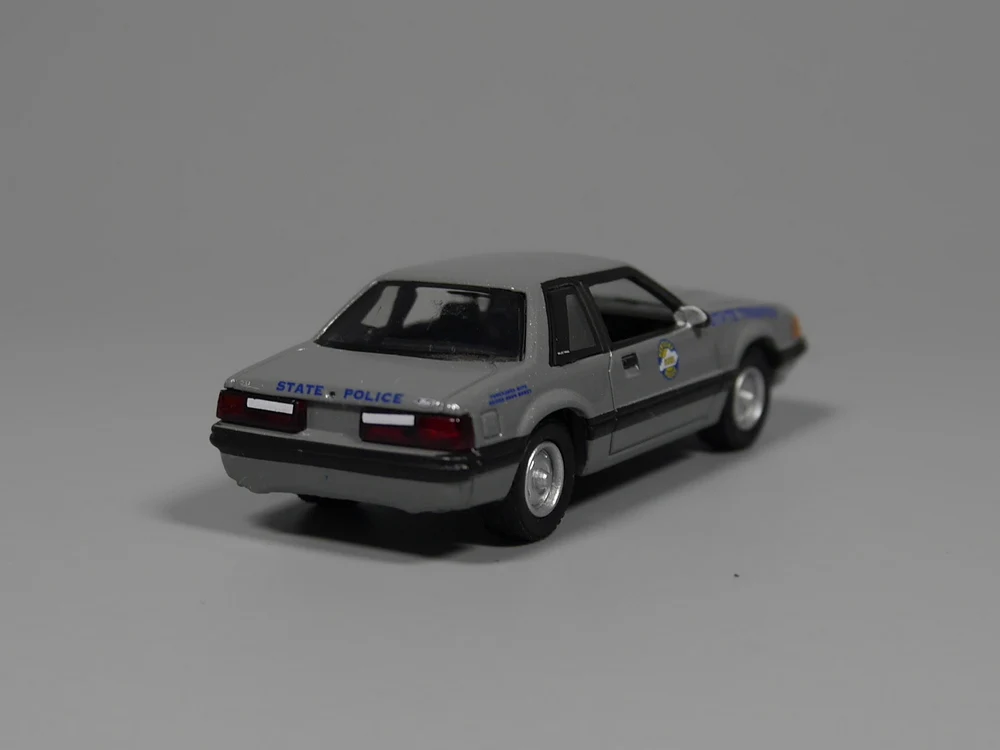 Авто ИНН Greenlight 1:64 1991 Ford Mustang &quotSTATE TROOPER&quot литой под давлением автомобиль модель