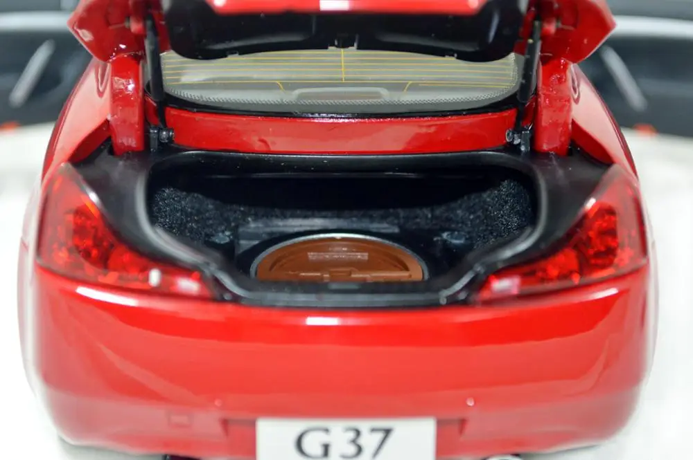Paudi модель 1/18 1:18 1 18 масштаб Infiniti G37 купе 2013 Красная литая под давлением автомобиля