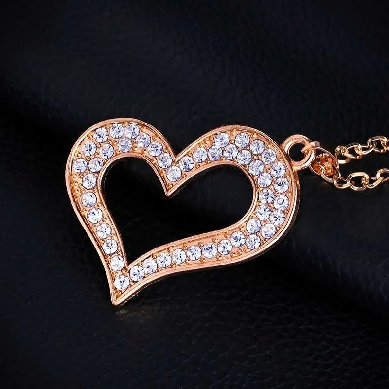 Женское романтическое ожерелье FLOLA Lover золотое с подвеской в виде сердца и