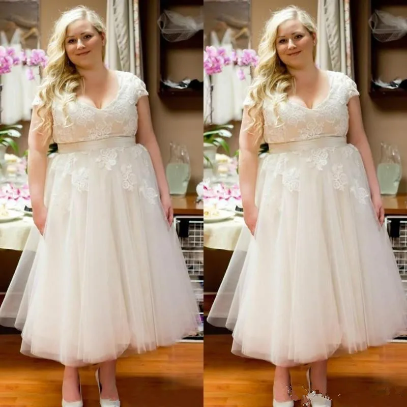 

Женское кружевное свадебное платье-трапеция из фатина и кружева цвета слоновой кости, винтажные Свадебные платья с V-образным вырезом и кор...