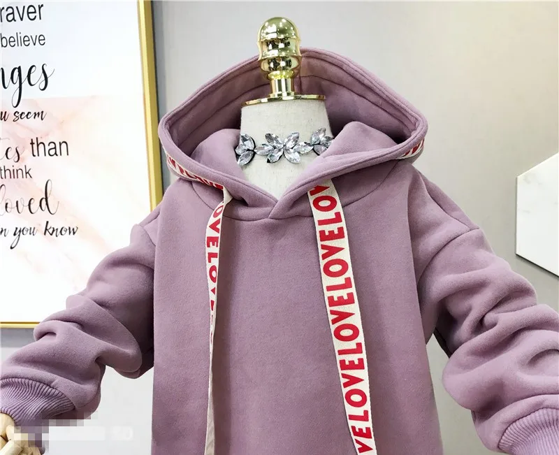 Новинка года; зимнее теплое платье с оборками и капюшоном для девочек; два цвета
