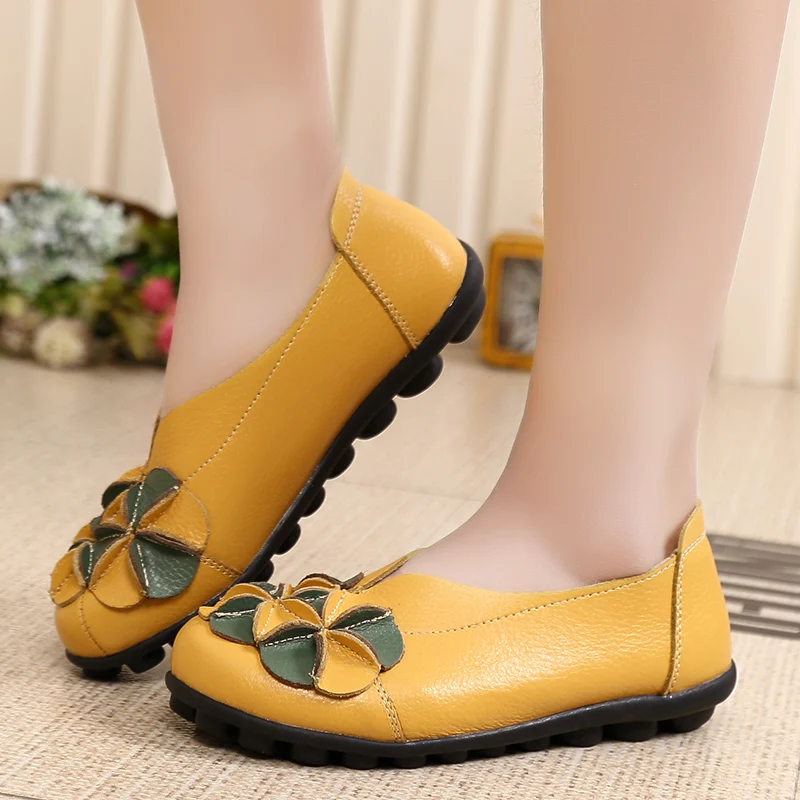 Новинка женская обувь из натуральной кожи с цветами Лоферы для мам мягкая отдыха