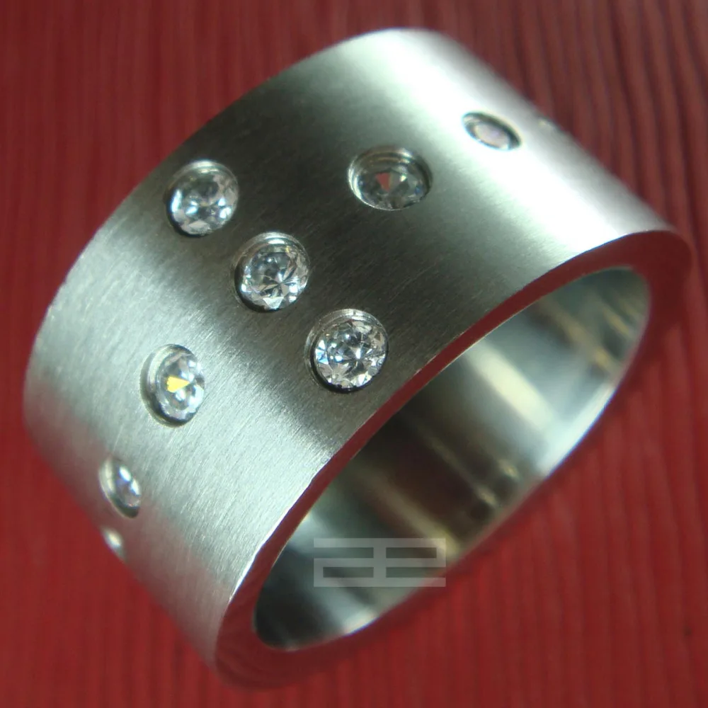 

Men Cool classic 12 mm band width ring sz10 R125