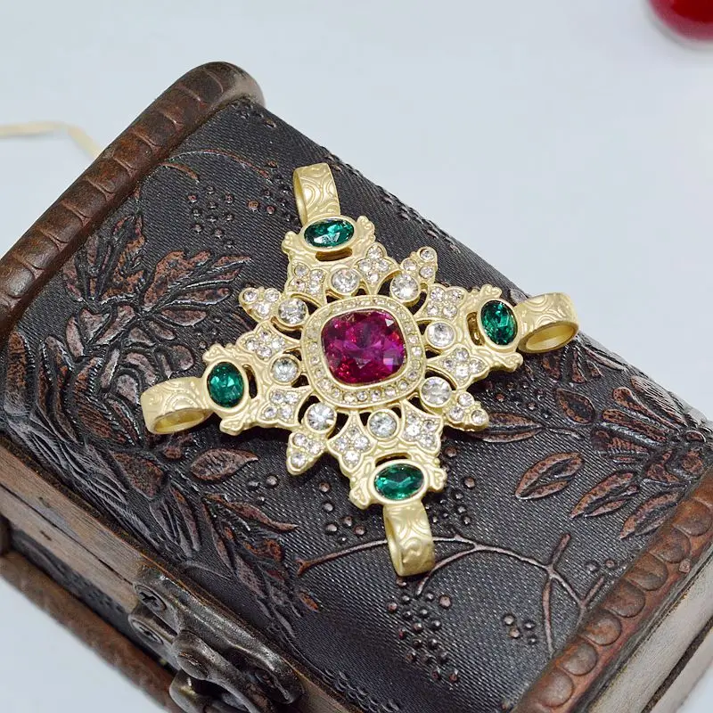 YHJ2019 фиолетово-зеленая мозаика Смола синяя брошь с камнем Новый женский Сплав