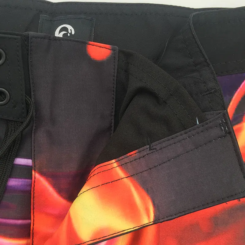 Мужские пляжные шорты с принтом огня Красные эластичные из спандекса