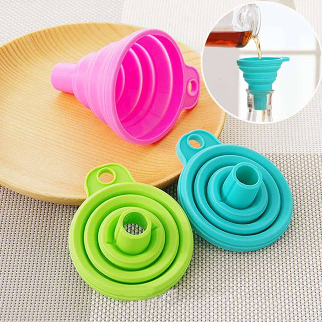 Wholesale Cooking Tools Accessories Silicone Gel Foldable Collapsible Style Funnel Hopper Portable Mini Easy to Use Random Color | Дом и сад