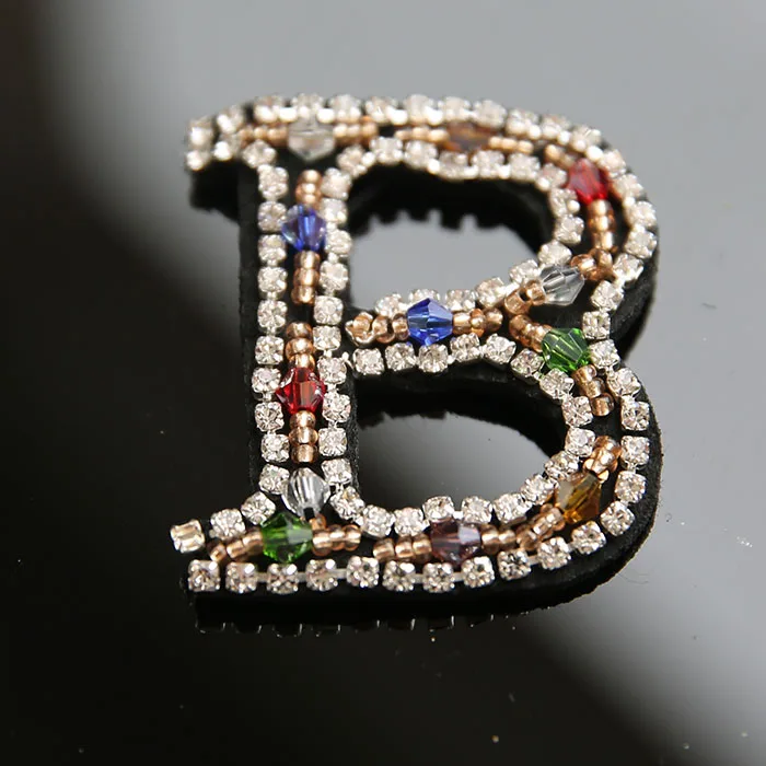 Буквы бисером пришить нашивки на одежду шляпа брошь со стразами аппликацией в