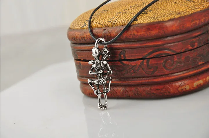 

New 2016 Men Infinity Tibet Silver Black Skull Pendant Chain Necklace/love To die together/free shipping