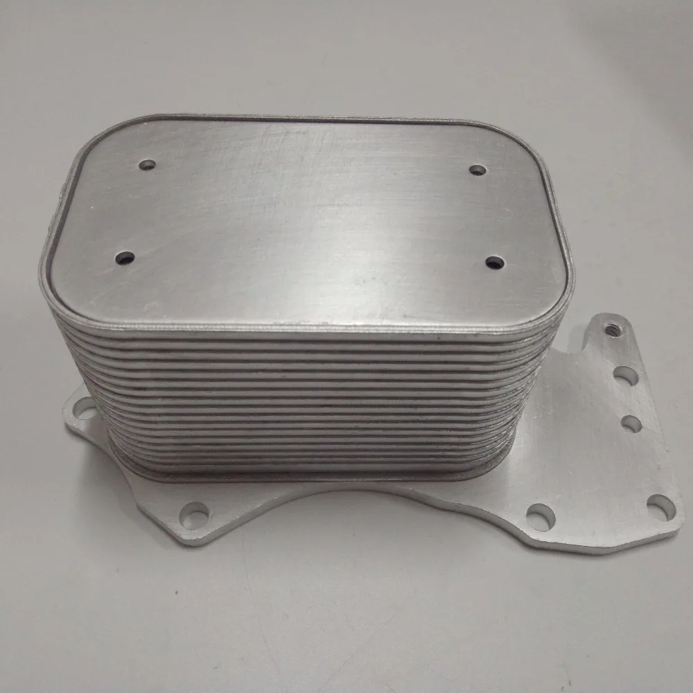 Новый масляный радиатор двигателя для 2007 2012 Audi A5 A6 Q5 Q7 S5 S6 VW Touareg OEM