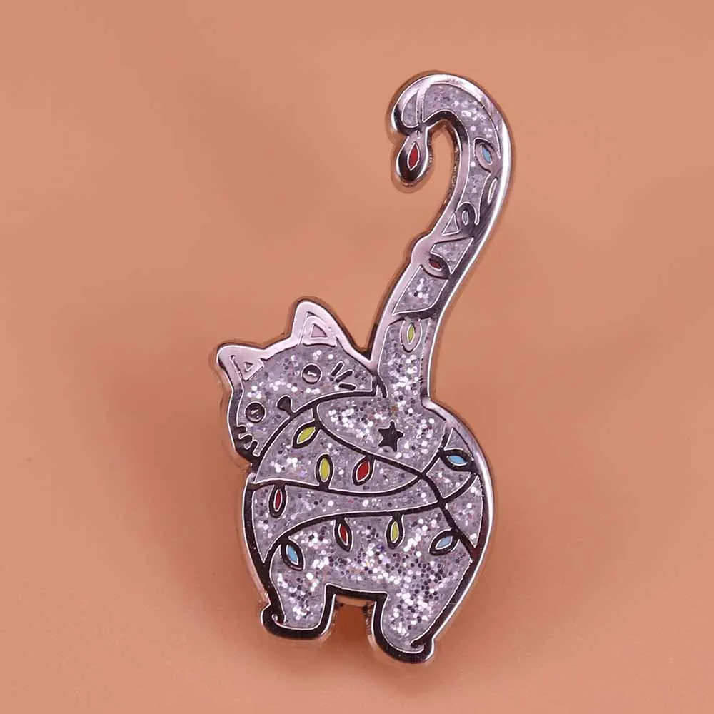 

Эмалированная булавка с котенком GuDeKe