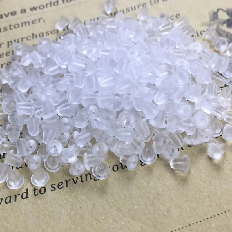 Выделенные простые прозрачные пластиковые серьги-пусеты для ювелирных изделий