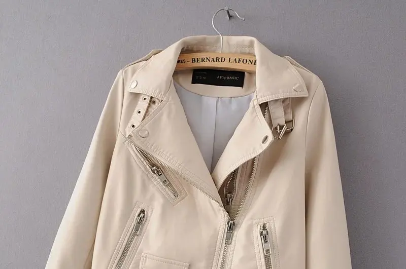 Женская короткая куртка из мягкой искусственной кожи VOGUE Черная/бежевая